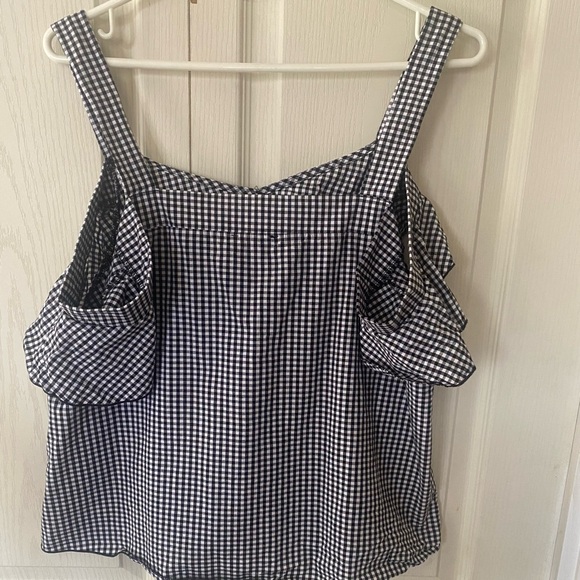 Charlotte Russe Off Shoulder Cropped Top - Picture 4 of 6